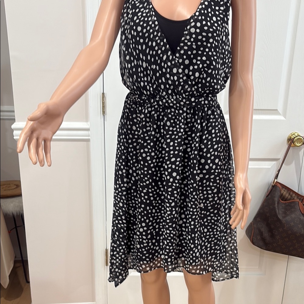 Express Black and White Sleeveless V-Neck Midi Sundress